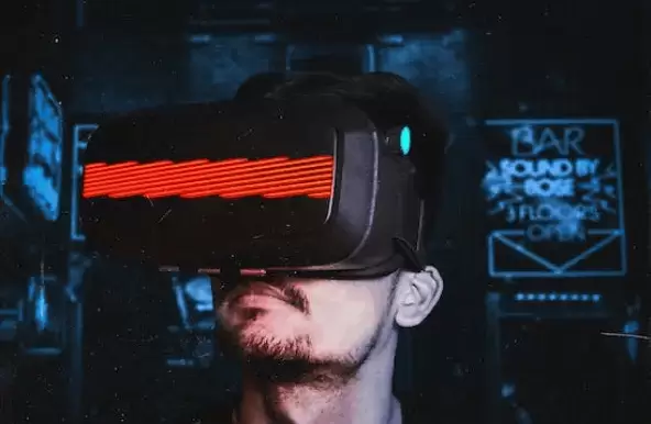 playing-virtual-reality-games image